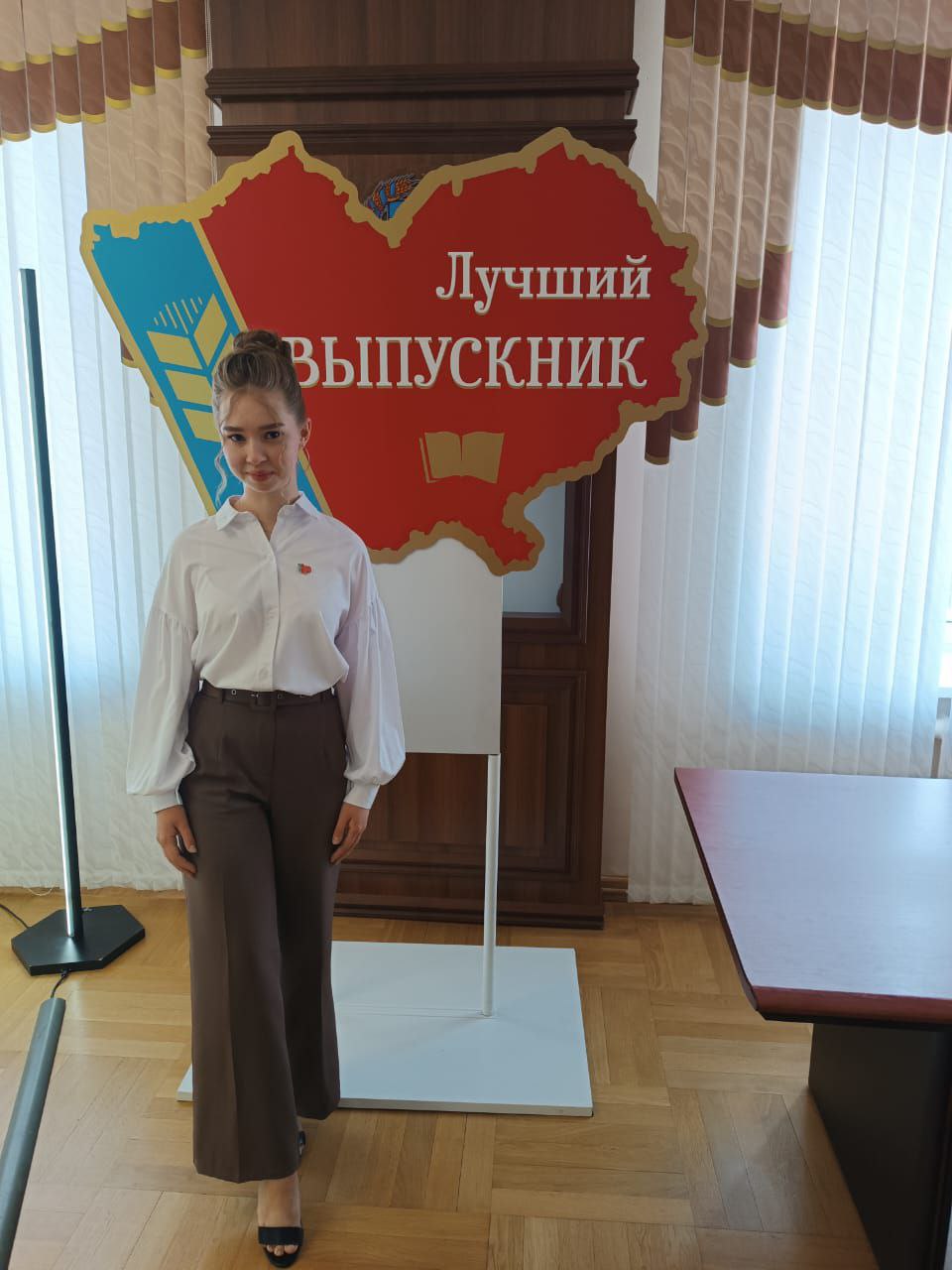 В Барнауле прошла встреча губернатора региона с лучшими выпускниками школ.